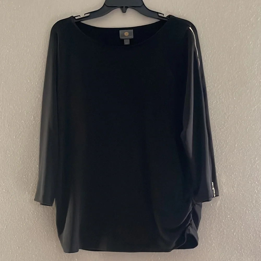 JM Collection Zipper Top! - Picture 7 of 7